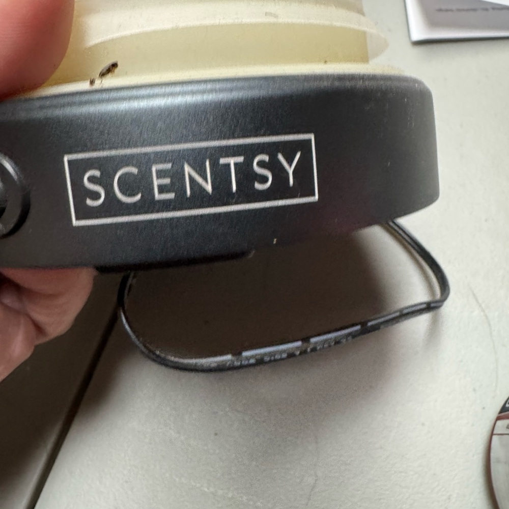 Scentsy Black Electric Wax Warmer Base with Decorative Vent Pattern - Picture 2 of 5